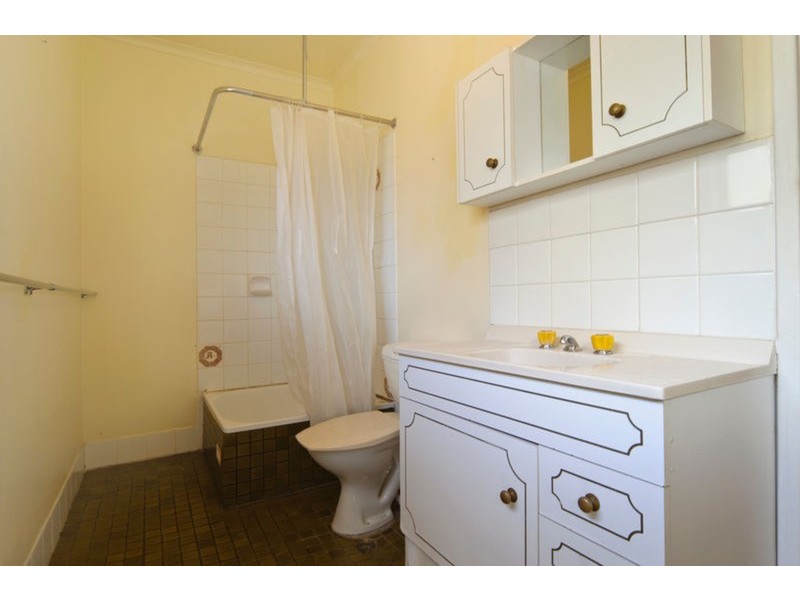30  – 32  Sidney  Parade, Hindmarsh Island SA 5214