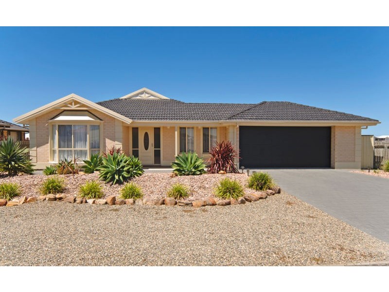 11 Prince Alfred  Parade, Hindmarsh Island SA 5214