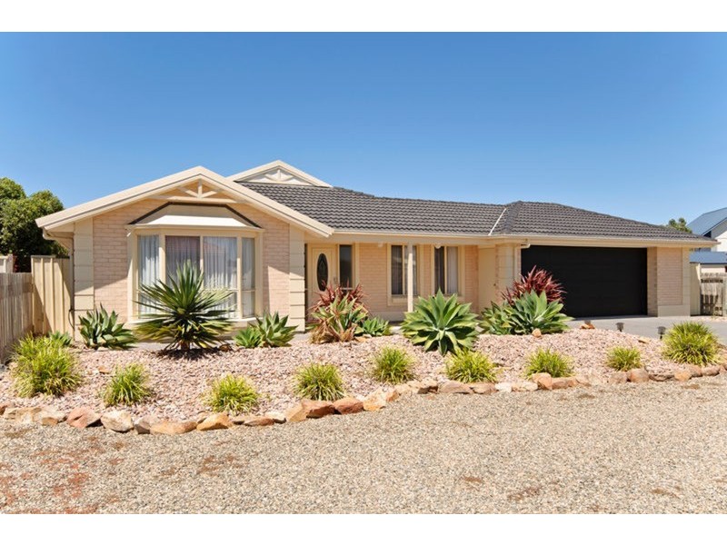 11 Prince Alfred  Parade, Hindmarsh Island SA 5214