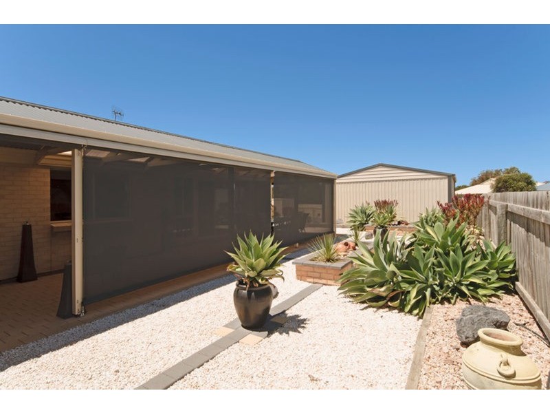 11 Prince Alfred  Parade, Hindmarsh Island SA 5214