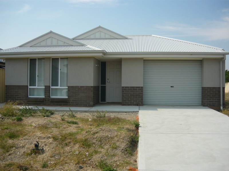 86 Wentworth  Parade, Hindmarsh Island SA 5214
