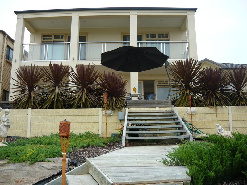 30 Britannia Parade, Hindmarsh Island SA 5214