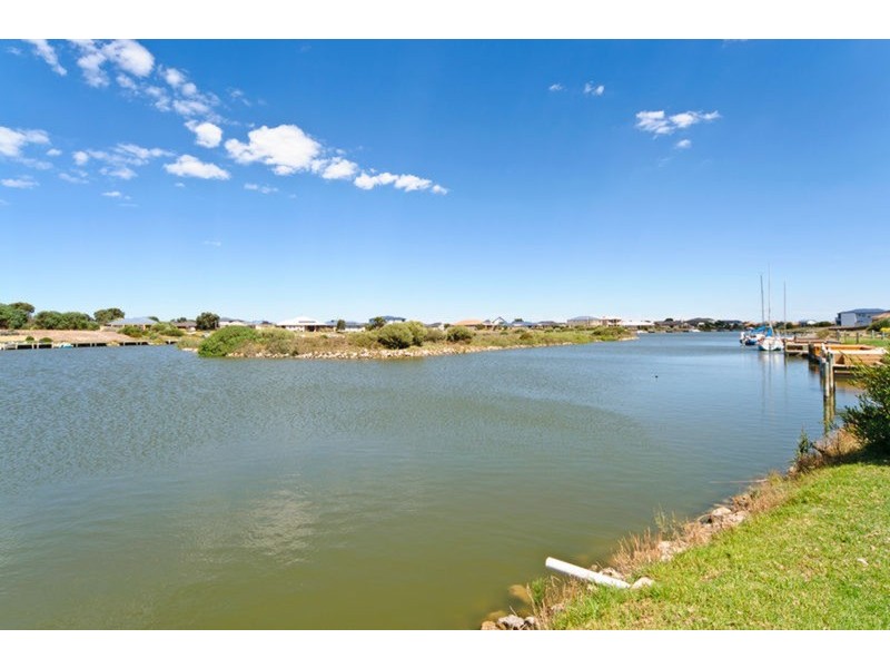 31  Wentworth  Parade, Hindmarsh Island SA 5214