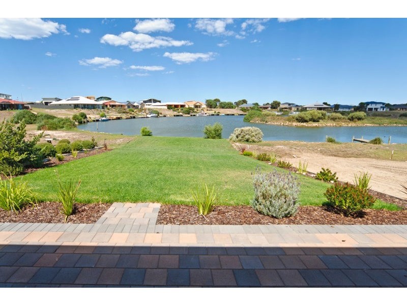 31  Wentworth  Parade, Hindmarsh Island SA 5214