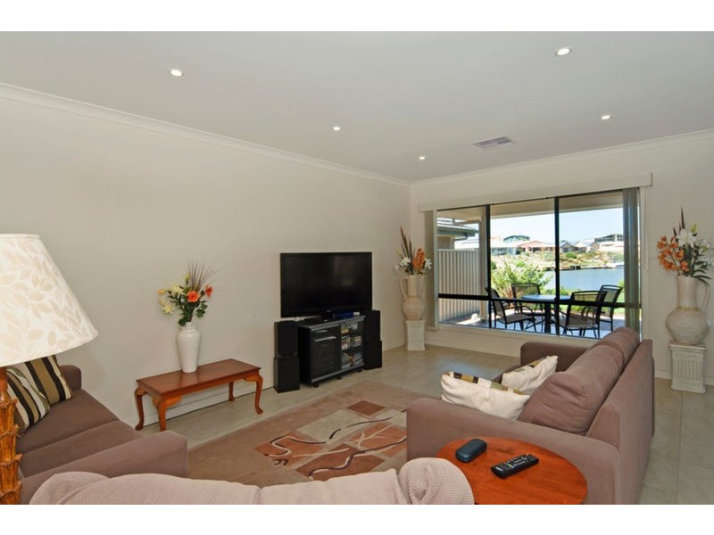 31  Wentworth  Parade, Hindmarsh Island SA 5214