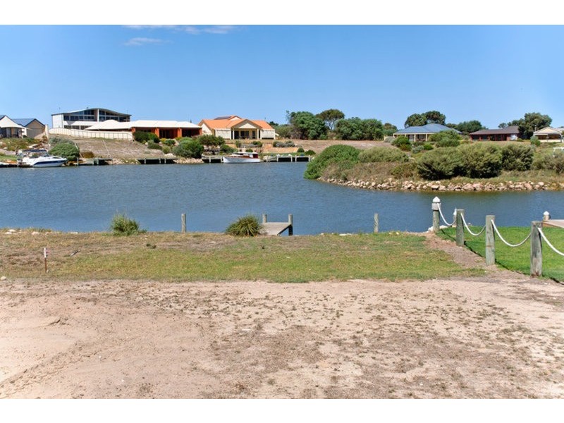 35 Wentworth Parade, Hindmarsh Island SA 5214