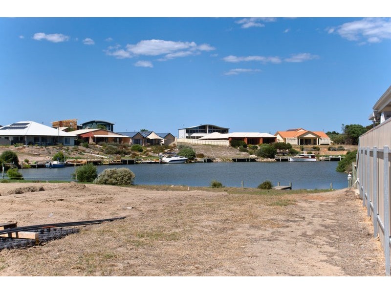 35 Wentworth Parade, Hindmarsh Island SA 5214