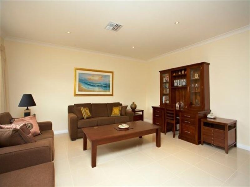 3 Lumsden Court, Evanston Park SA 5116