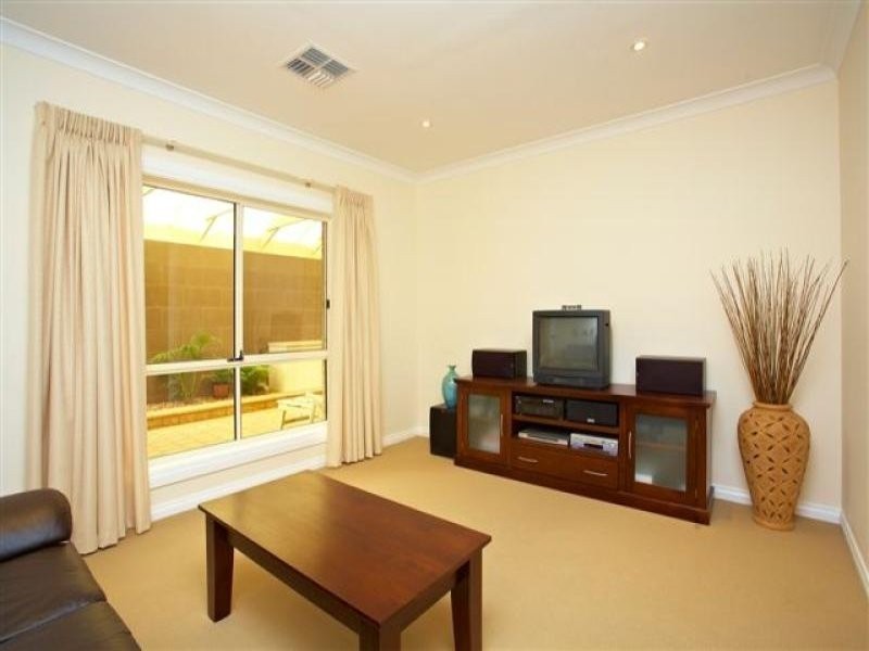 3 Lumsden Court, Evanston Park SA 5116