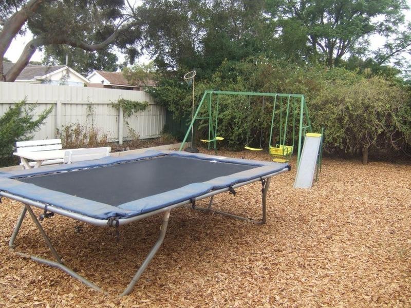 20 St Leonards Crescent, Elizabeth Downs SA 5113