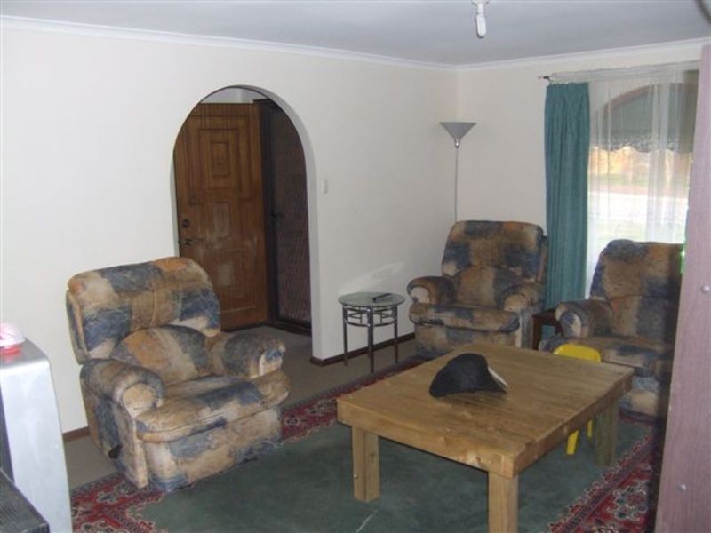 8 McDonnell Terrace, Evanston Gardens SA 5116