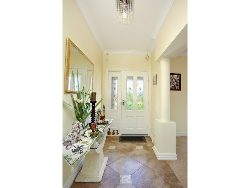 1 Bagot Court, Evanston Park SA 5116