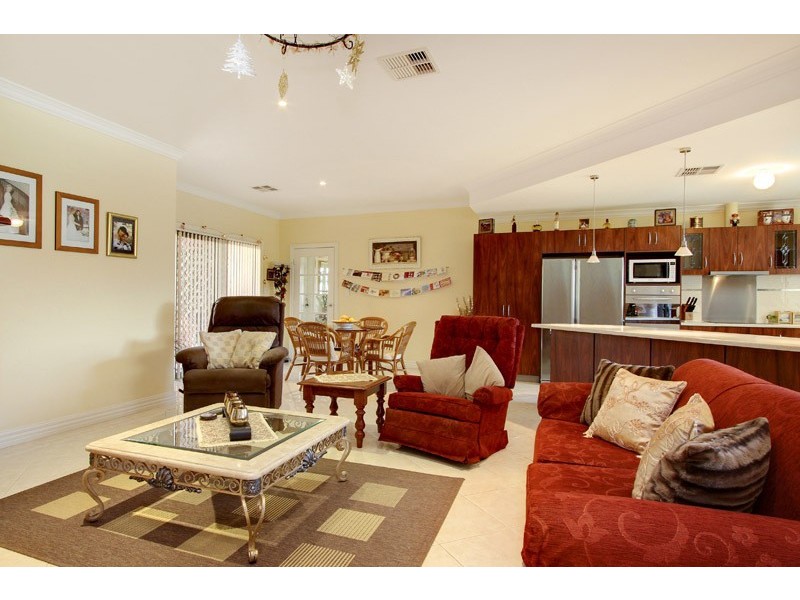 1 Bagot Court, Evanston Park SA 5116