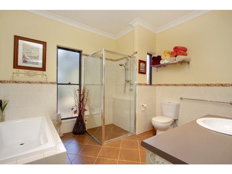 1 Bagot Court, Evanston Park SA 5116