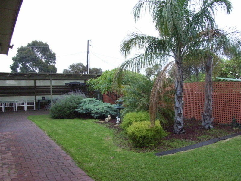 10 Montrose Street, Para Hills SA 5096