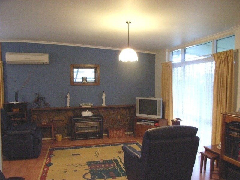 10 Montrose Street, Para Hills SA 5096