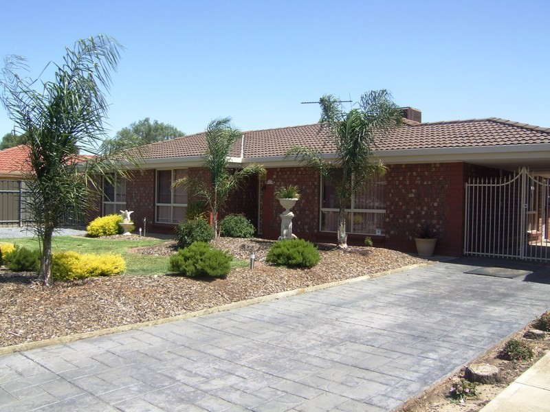 11 Causby Crescent, Willaston SA 5118