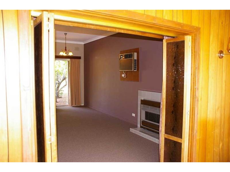 4 Upton Street, Elizabeth Vale SA 5112