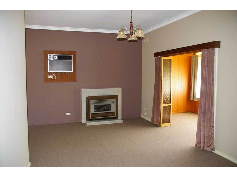 4 Upton Street, Elizabeth Vale SA 5112