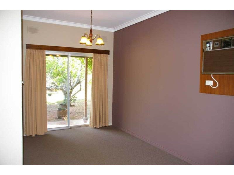 4 Upton Street, Elizabeth Vale SA 5112