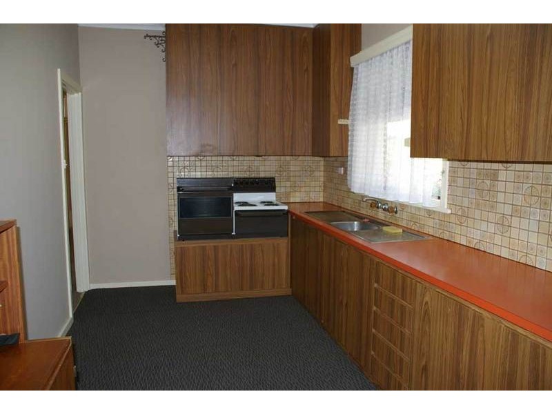 4 Upton Street, Elizabeth Vale SA 5112
