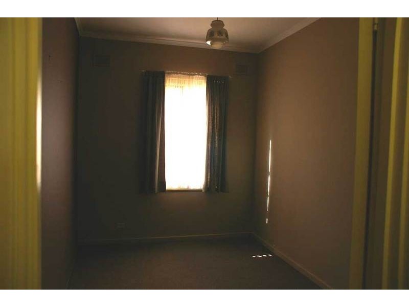 4 Upton Street, Elizabeth Vale SA 5112