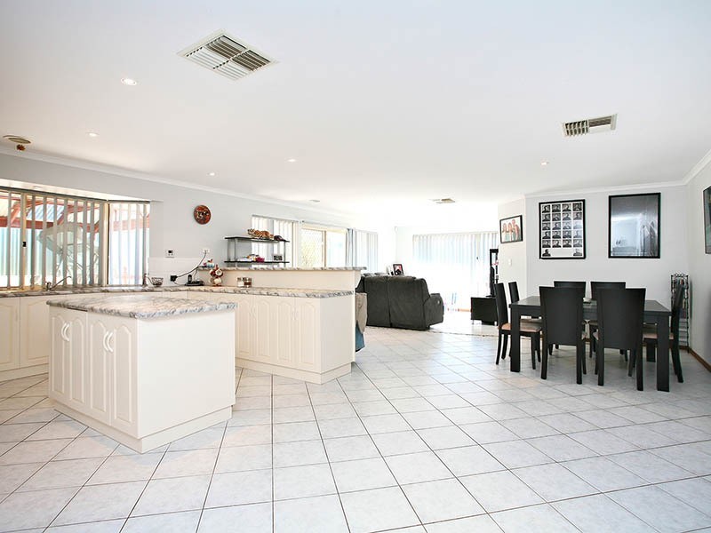 14 Saddle Crescent, Walkley Heights SA 5098