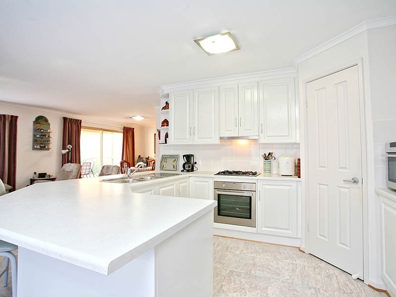 13 Lumsden Court, Evanston Park SA 5116