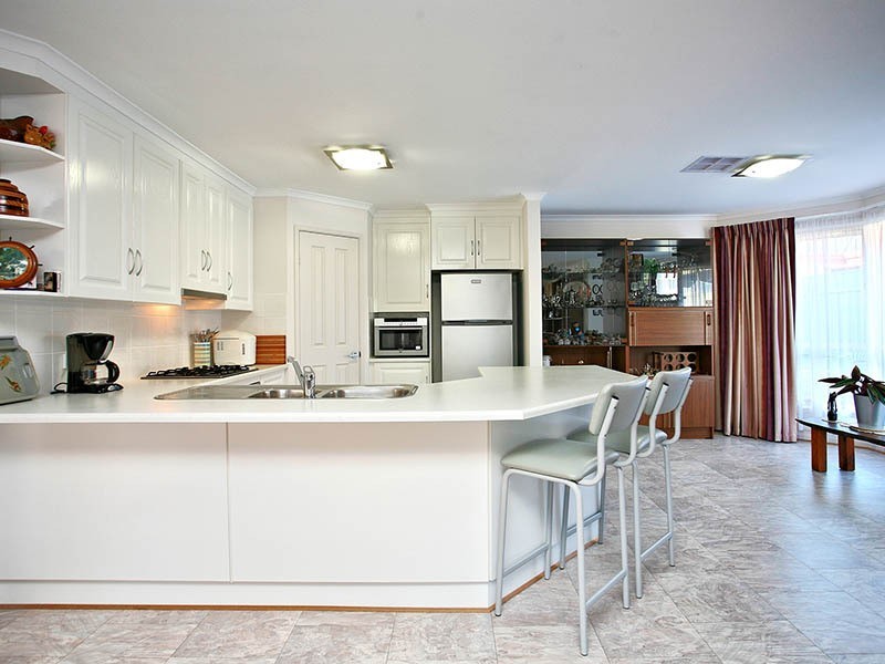 13 Lumsden Court, Evanston Park SA 5116