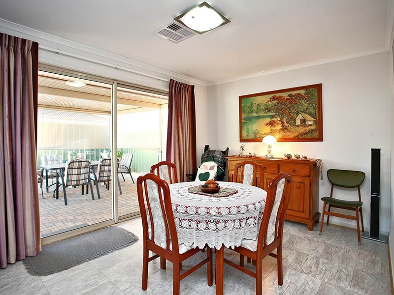 13 Lumsden Court, Evanston Park SA 5116