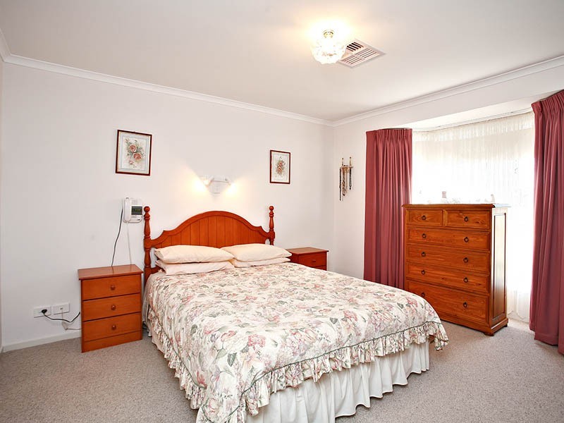 13 Lumsden Court, Evanston Park SA 5116