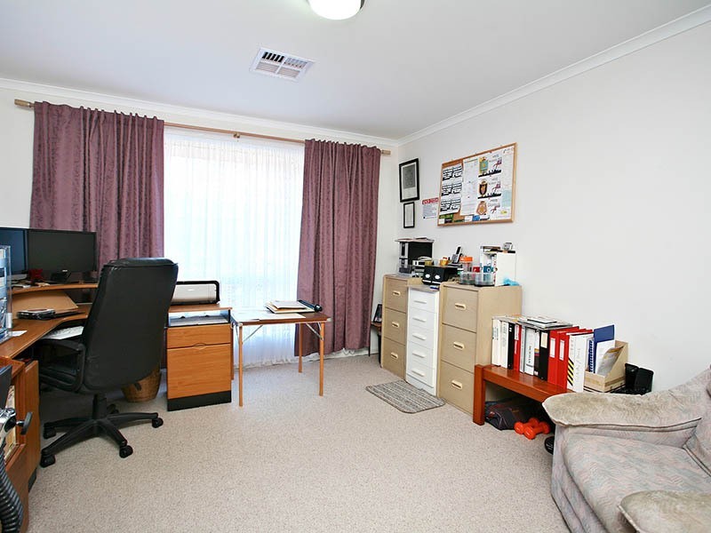 13 Lumsden Court, Evanston Park SA 5116