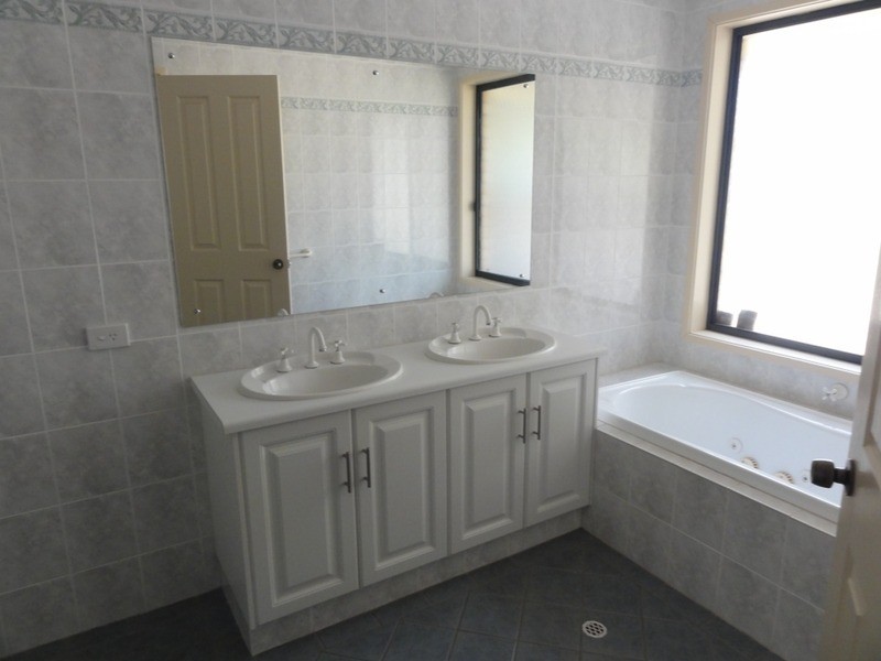 14 Premier Close, Andrews Farm SA 5114