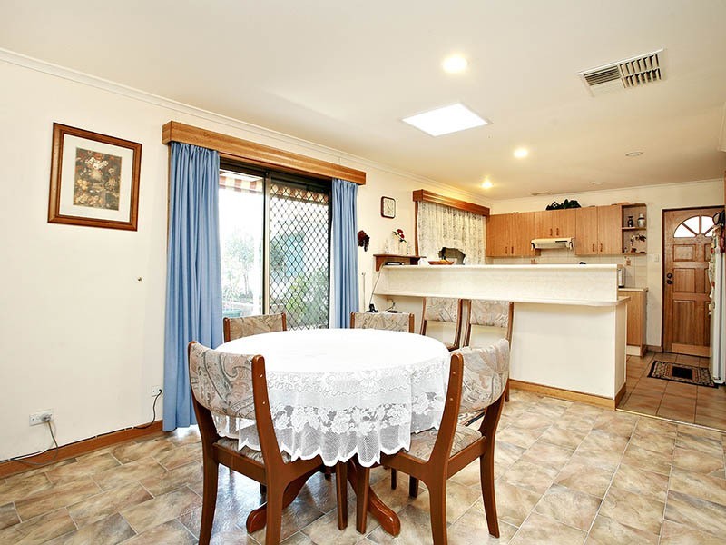 6 Barkley Crescent, Willaston SA 5118