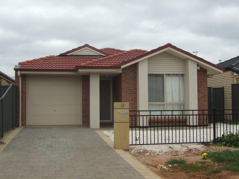 9 Lonsdale Crescent, Andrews Farm SA 5114