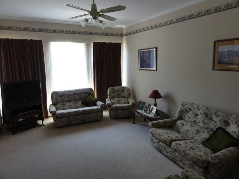 27 Hilltop Boulevard, Hillbank SA 5112