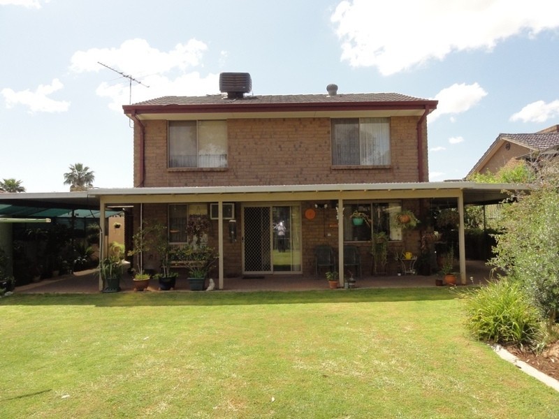 27 Hilltop Boulevard, Hillbank SA 5112