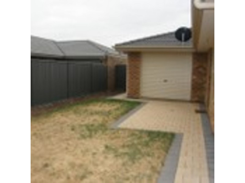 10 Albert Court, Andrews Farm SA 5114