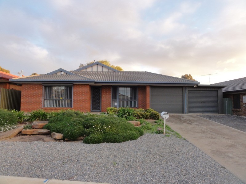 8 Mitchell Drive, Evanston Park SA 5116