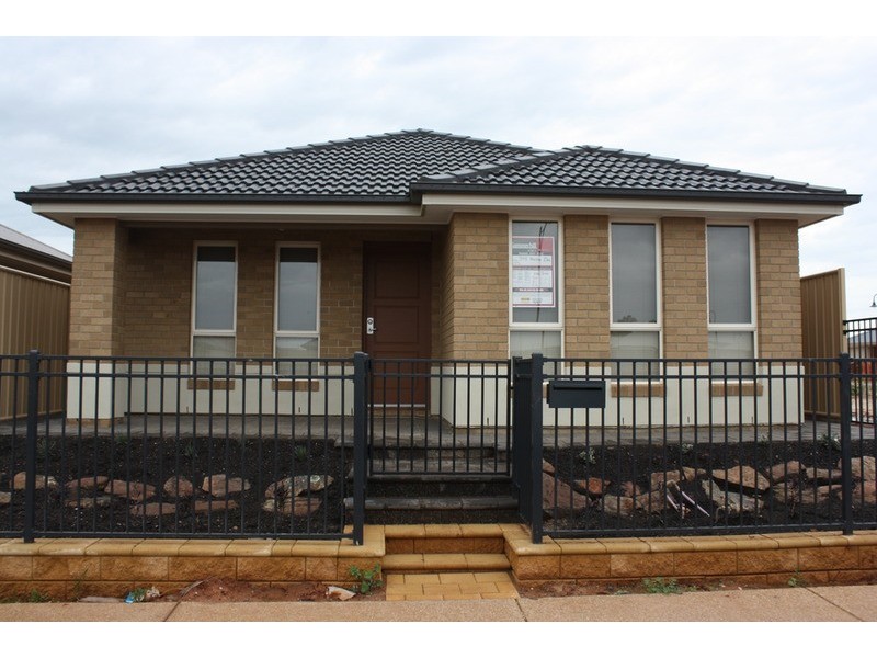 Lt 348 Newton Boulevard, Munno Para West SA 5115
