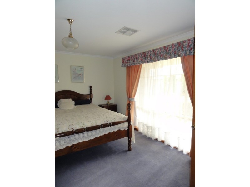 6 Cleland Court, Willaston SA 5118