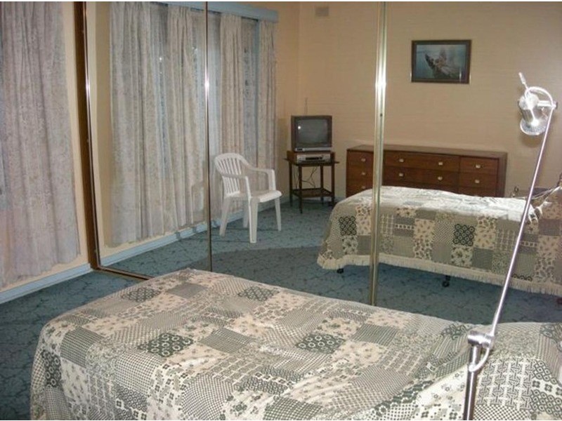 6 Chaddenwick Road, Elizabeth Vale SA 5112