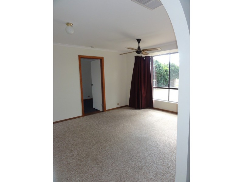 18 Krieg Road, Evanston Park SA 5116