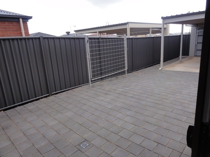 1716 Semillon Crescent, Andrews Farm SA 5114