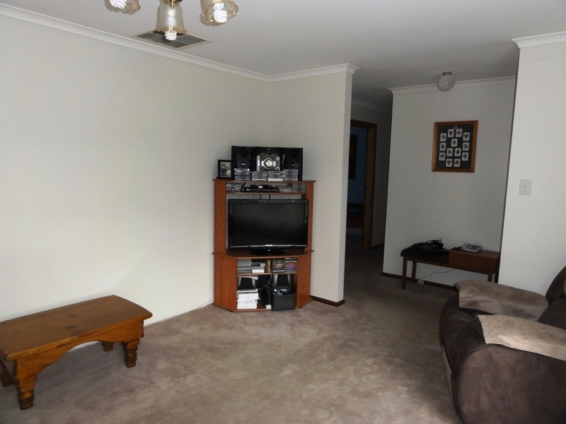 8 Camelia Drive, Parafield Gardens SA 5107