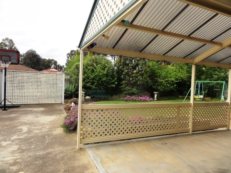 8 Camelia Drive, Parafield Gardens SA 5107
