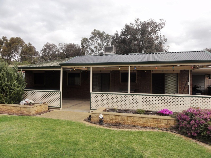 8 Camelia Drive, Parafield Gardens SA 5107