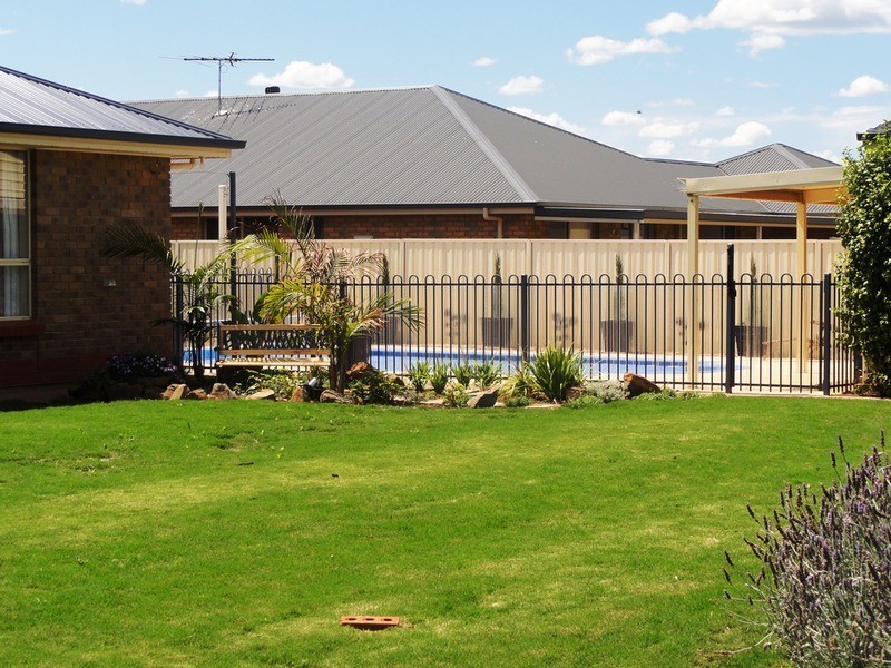 2 Elm Drive, Angle Vale SA 5117