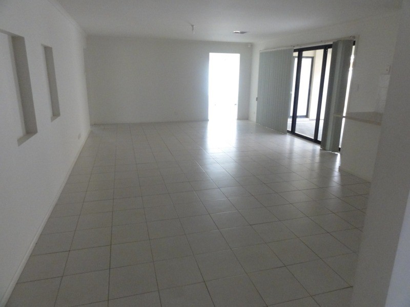 8 Amberwell Terrace, Burton SA 5110