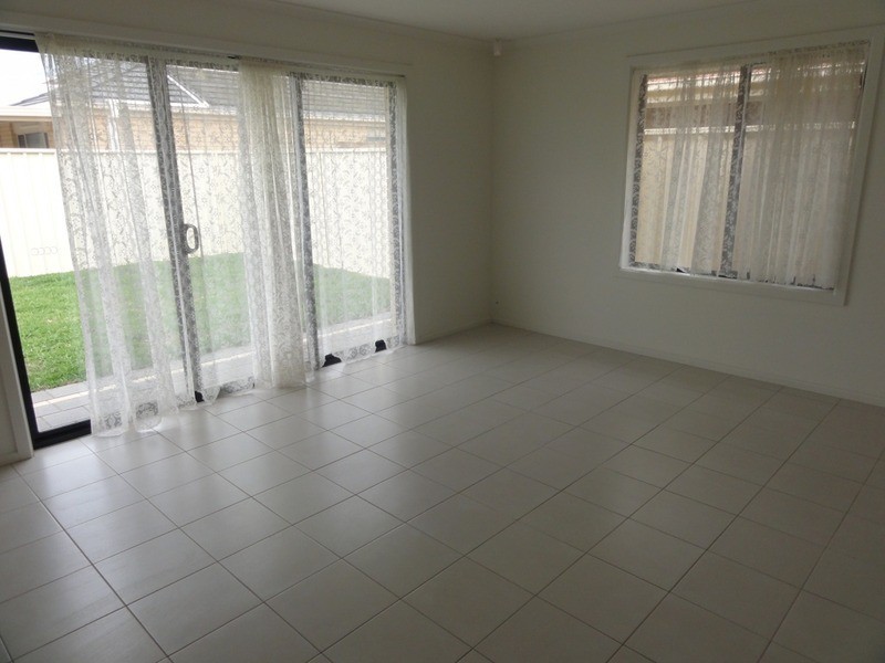 8 Amberwell Terrace, Burton SA 5110